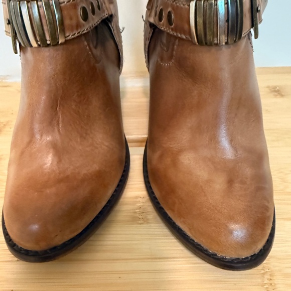 Brown Leather Heeled Western-Harness Boots - Picture 9 of 11